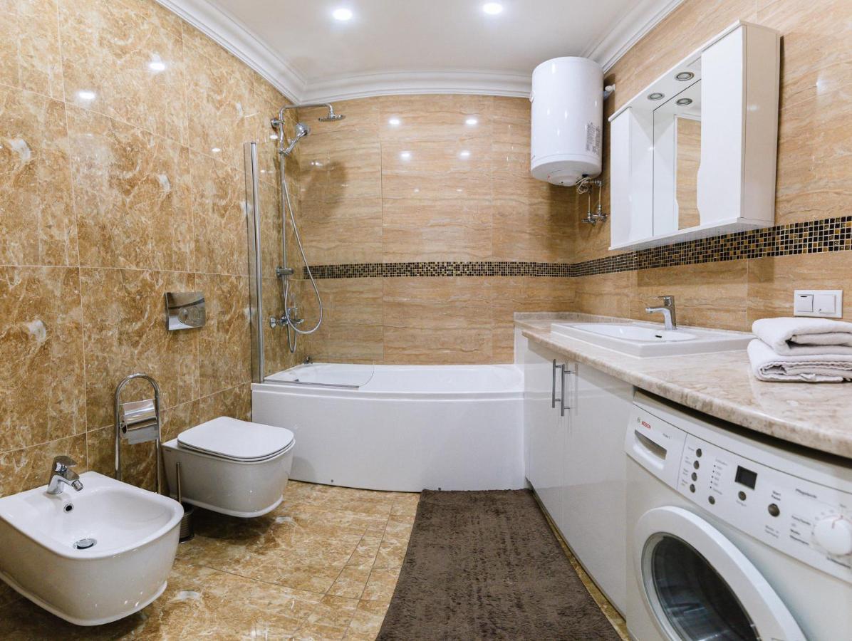 Luxury For Business & Pleasure Royal 2 Appartement Kiev Buitenkant foto