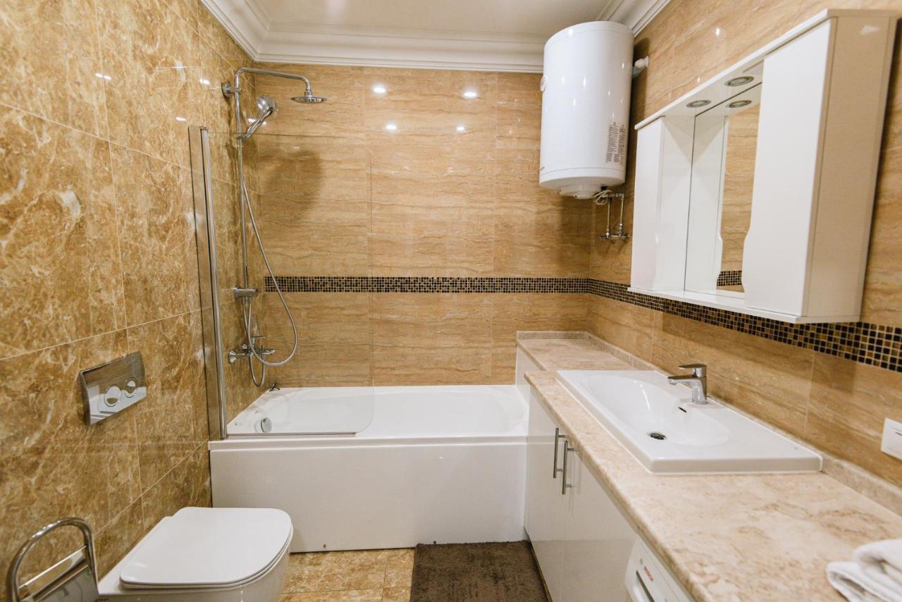 Luxury For Business & Pleasure Royal 2 Appartement Kiev Buitenkant foto