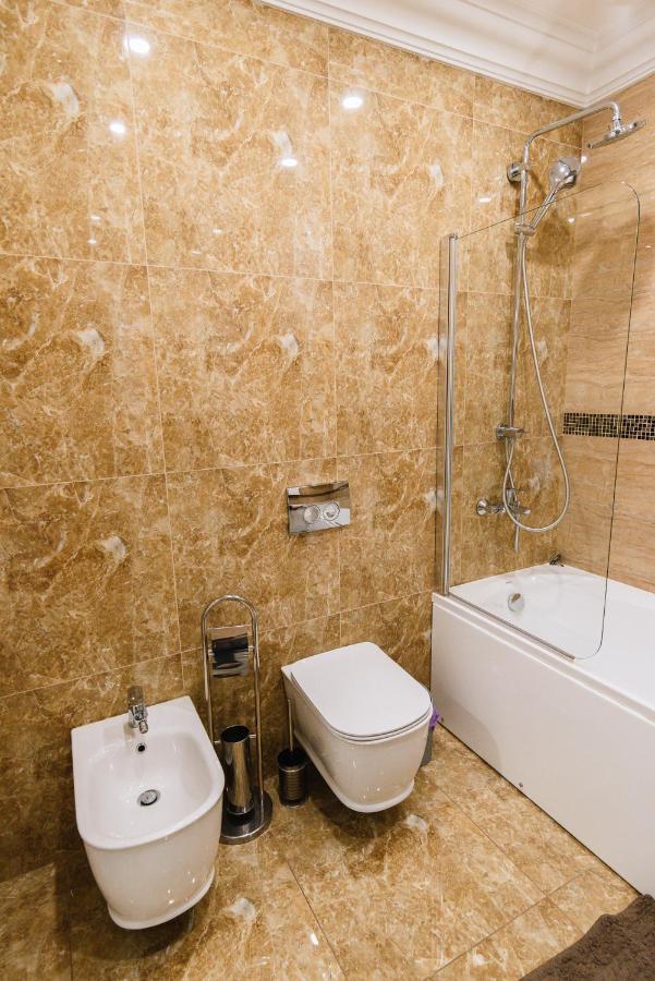 Luxury For Business & Pleasure Royal 2 Appartement Kiev Buitenkant foto