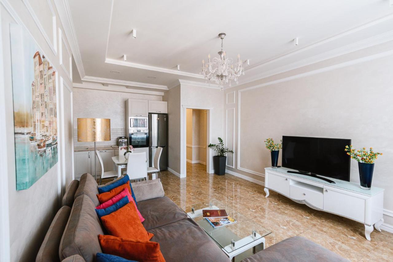 Luxury For Business & Pleasure Royal 2 Appartement Kiev Buitenkant foto
