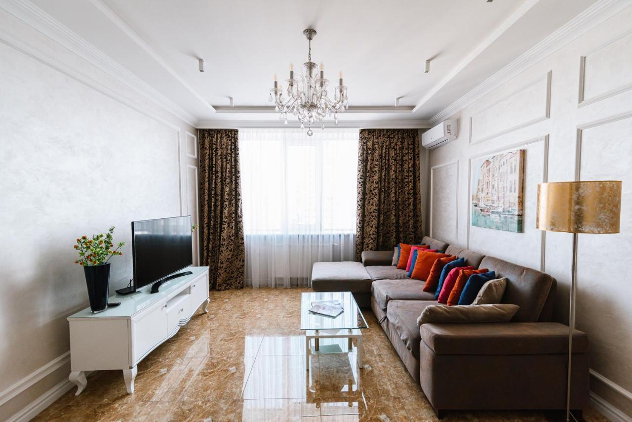 Luxury For Business & Pleasure Royal 2 Appartement Kiev Buitenkant foto