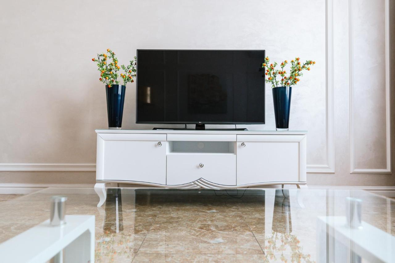 Luxury For Business & Pleasure Royal 2 Appartement Kiev Buitenkant foto