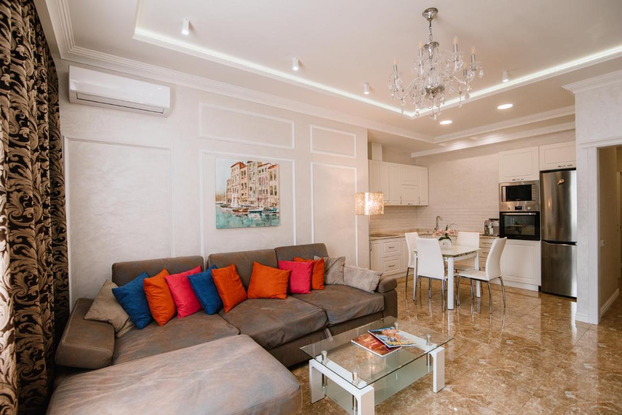 Luxury For Business & Pleasure Royal 2 Appartement Kiev Buitenkant foto