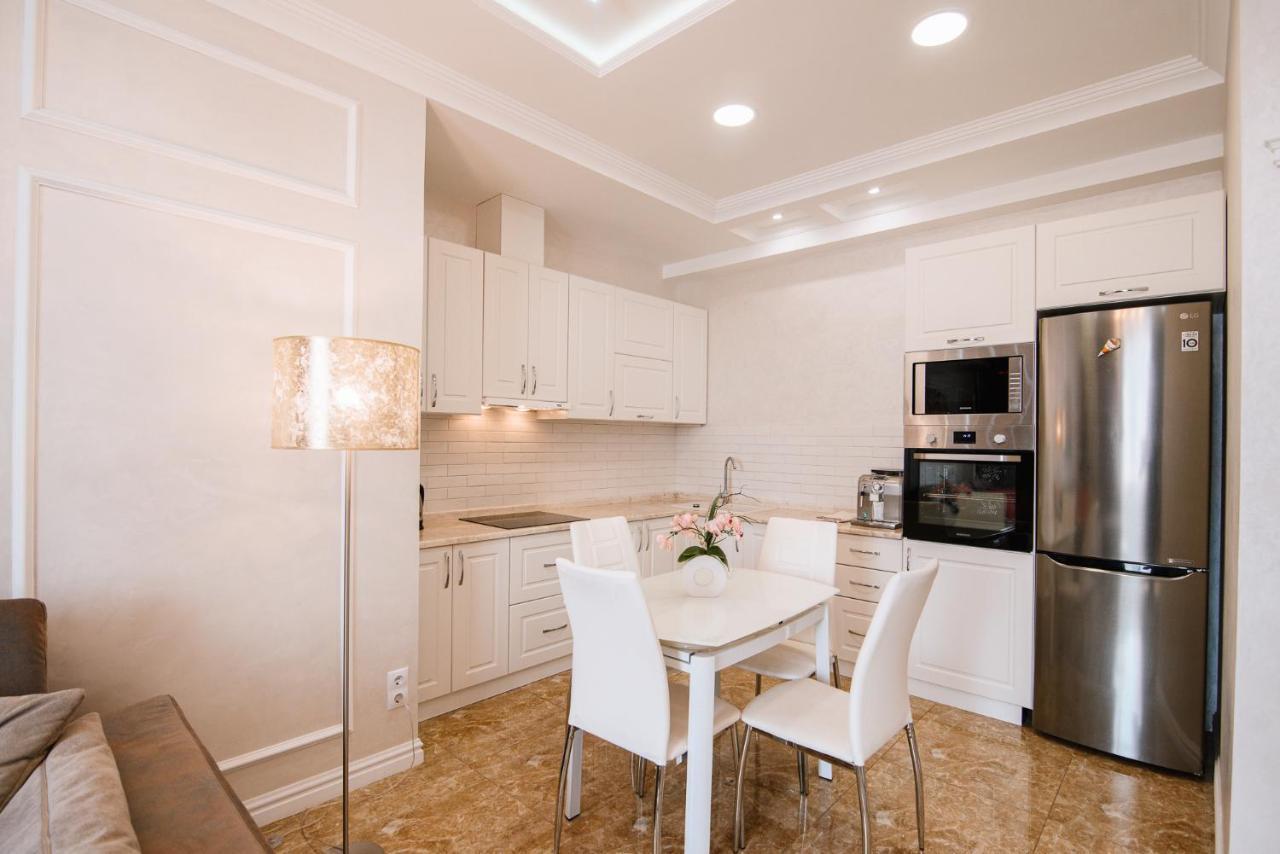 Luxury For Business & Pleasure Royal 2 Appartement Kiev Buitenkant foto